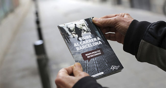 Arrels Fundació presenta la guia "Viure al carrer a Barcelona"