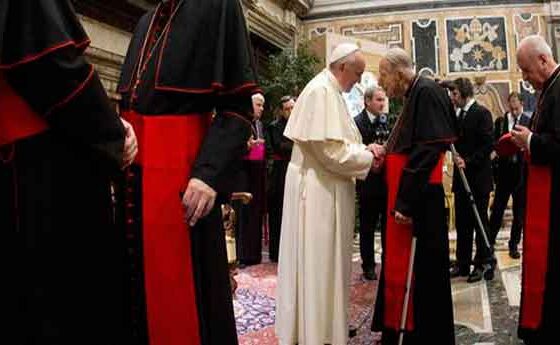 El Papa alerta la Cúria de 15 malalties o temptacions de pecat