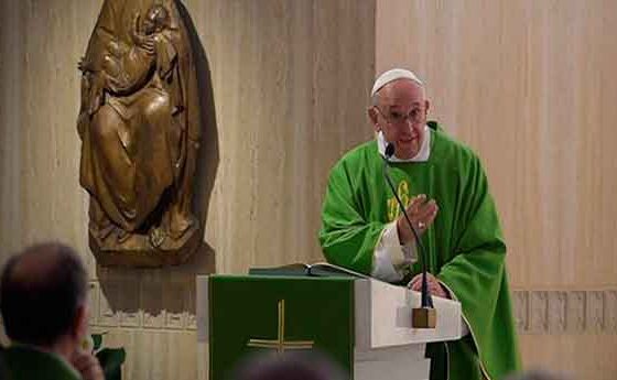 El Papa anima a "projectar llum als altres" i alerta contra "l'espiritualitat del mirall