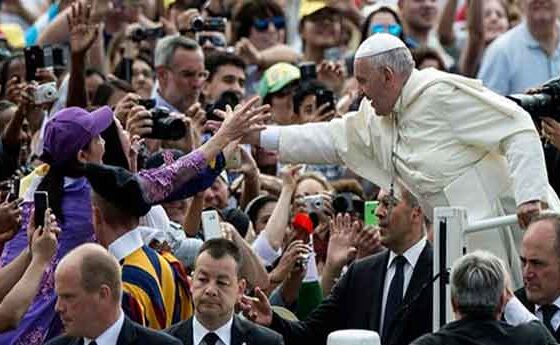 El Papa anima a rebutjar "la insensibilitat i indiferència amb el necessitat i el discapacitat davant el qual passem"