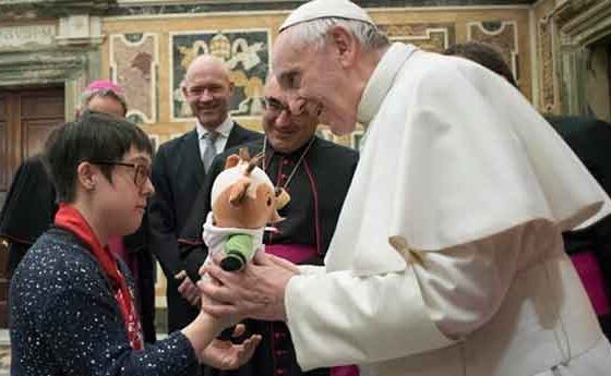 El Papa defensa "un món sense barreres ni exclusions"
