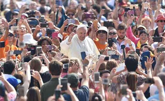 El Papa diu que "l'amor gratuït" acaba amb "la visibilitat buida"