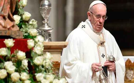 El Papa invita els consagrats a ser "homes i dones de trobada" i a compartir "joia i angoixes amb els qui pateixen"