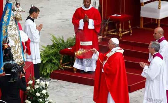 El Papa prega "que l'Esperit Sant tanqui les nafres del terrorisme"
