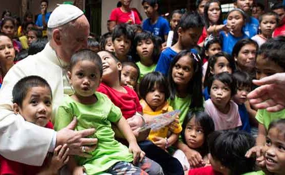 El Pontífex demana a les famílies no oblidar la pregària