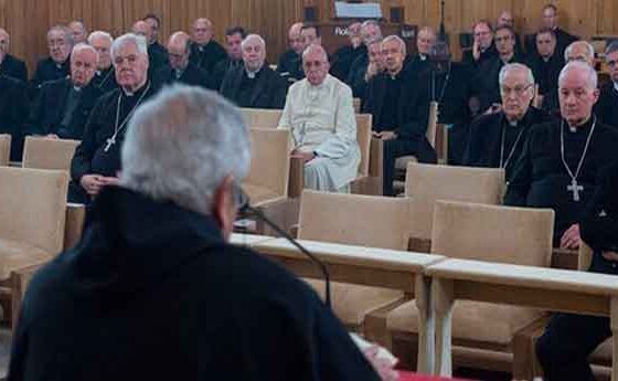 El predicador dels exercicis del Papa anima els creients a corregir "la imatge equivocada d'un Déu que castiga"