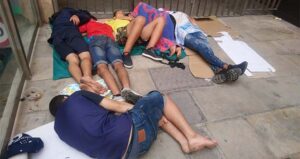 L’Hospital de Campanya de Santa Anna denuncia la crisi dels menors a Barcelona