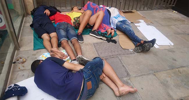 L’Hospital de Campanya de Santa Anna denuncia la crisi dels menors a Barcelona
