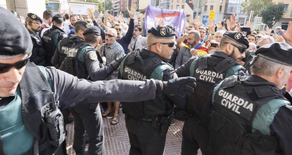 La jornada de l'1-O a Catalunya: "És lamentable aquesta violència"