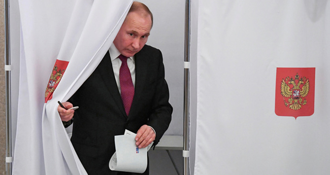 L'enfrontament Londres-Moscou afavoreix Putin i també May