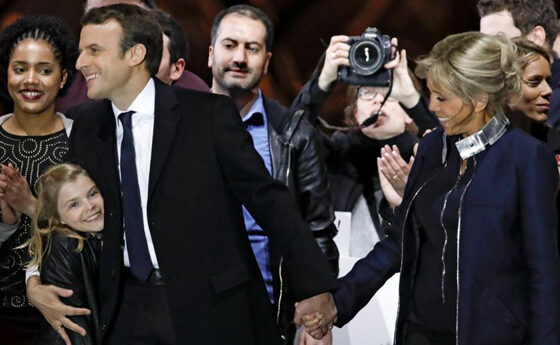 Macron s'ha posat molt bé en escena; ara ha d'entrar en matèria