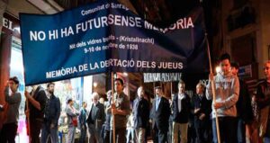 Marxa per commemorar la Nit dels Vidres Trencats