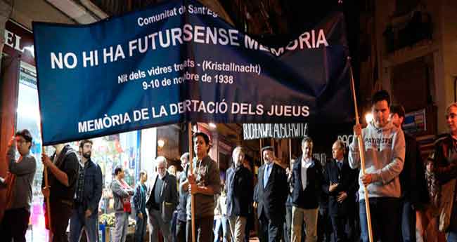 Marxa per commemorar la Nit dels Vidres Trencats