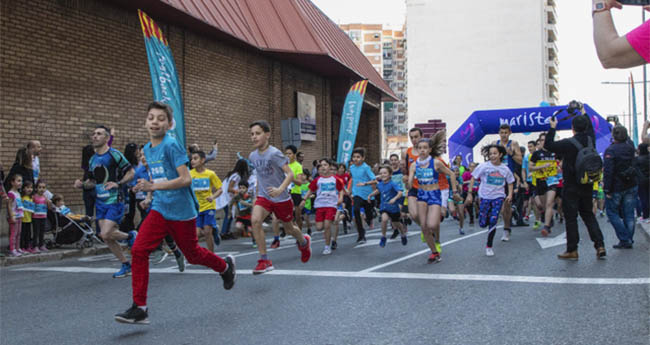 Més de 600 persones omplen els carrers de Lleida en la cinquena edició de la cursa solidària SED
