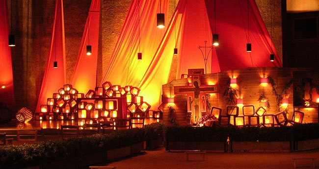 Pregària de la comunitat de Taizé a Santa Maria del Mar