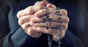 Redescobrir la bellesa de resar el Rosari