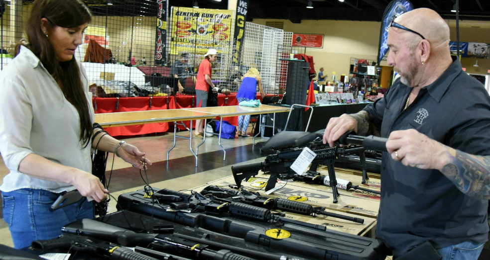 Si es prohibís tenir armes als EUA