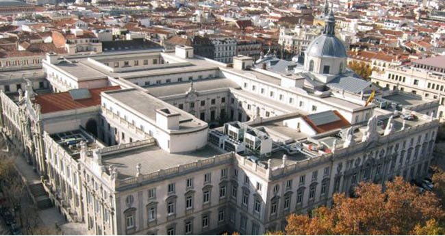 Un grup de juristes de Cristianisme i Justícia expressa la seva preocupació per la judicialització dels conflictes polítics