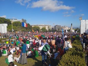 Joves als carrers de Lisboa