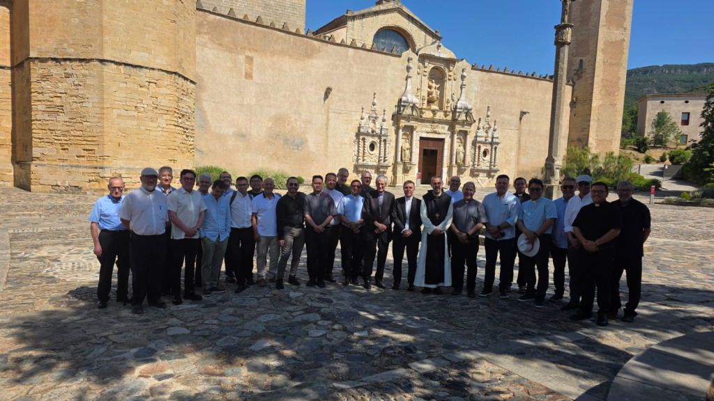 Visita cultural a Scala Dei i pregària amb la comunitat monàstica: així ha estat la convivència de preveres i diaques de l’Església d’Urgell al monestir de Poblet